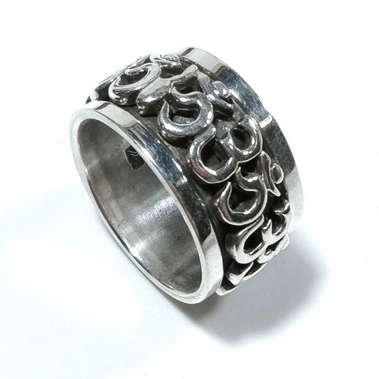 Anello ETNICO in argento 925 con OM - AUM Mantra