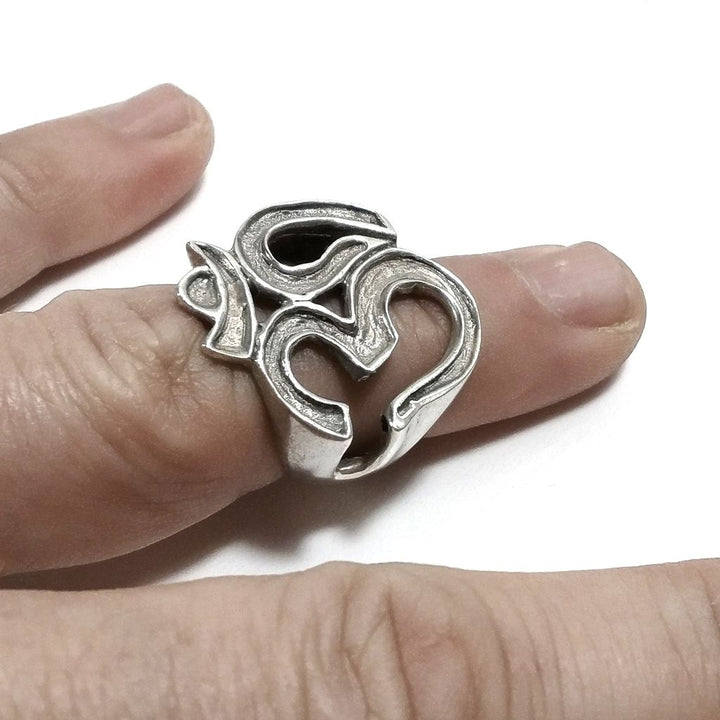 Anello con OM (AUM) in argento 925 traforo | Gioielli etnici | Mignolo uomo donna