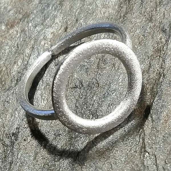 ANELLO EKTA in argento 925 ANELLO artigianale | GIOIELLI Contemporanei