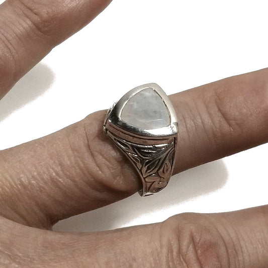 Anello con pietra in argento 925 con Pietra di luna | GIOIELLI IN ARGENTO