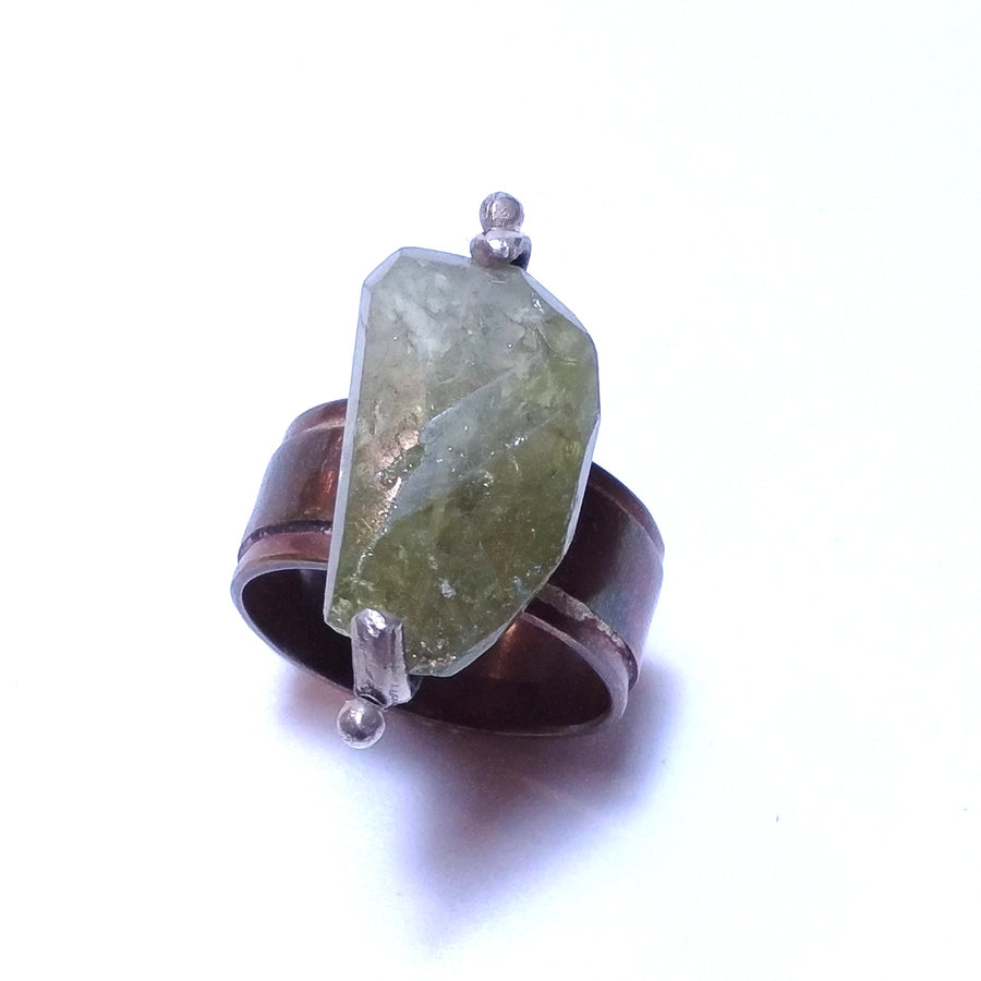 Anello artigianale in BRONZO e granato VERDE - bronzeage1968