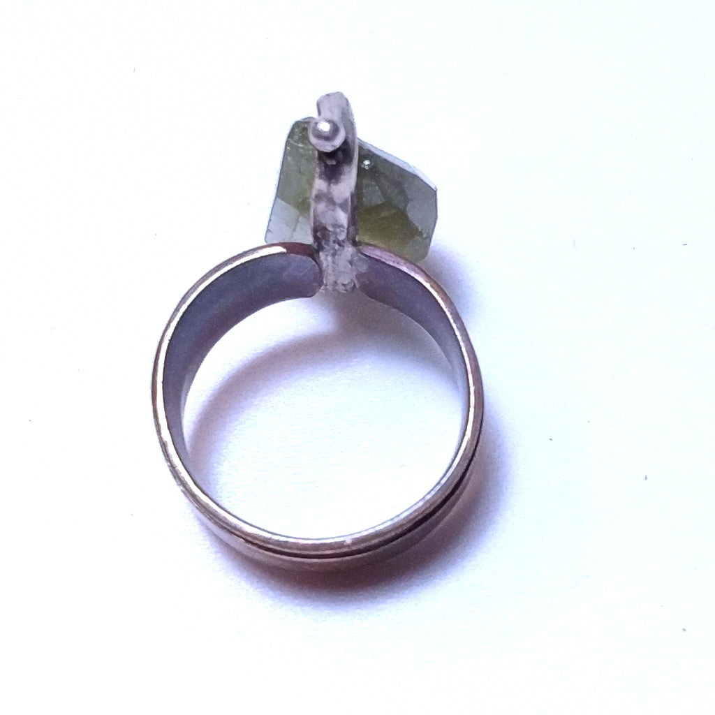 Anello artigianale in BRONZO e granato VERDE - bronzeage1968