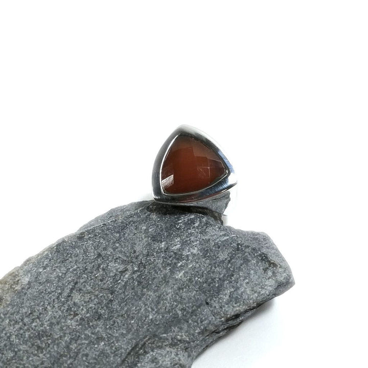 ANELLO artigianale in argento 925 con Corniola sfaccettata | Gioielli contemporanei