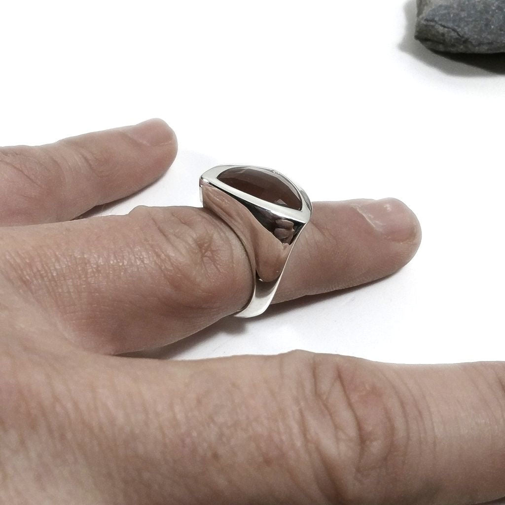 ANELLO artigianale in argento 925 con Corniola sfaccettata | Gioielli contemporanei