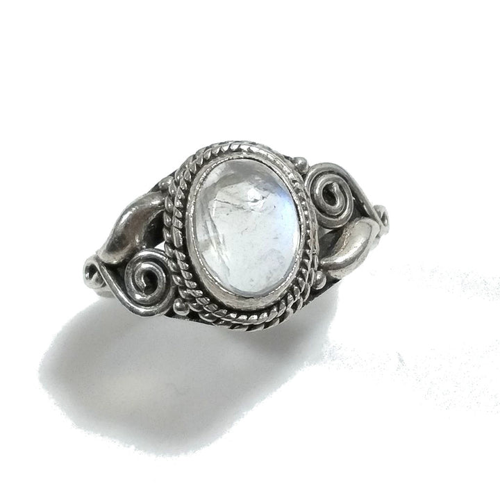 Anello ISHITA con pietra in argento 925 con Topazio mistico, Pietra di luna | GIOIELLI ETNICI