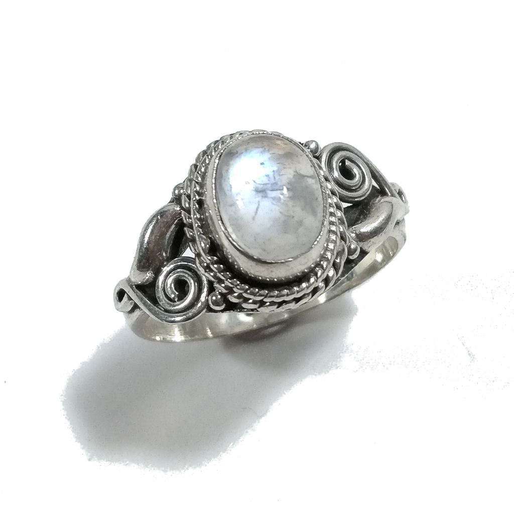 Anello ISHITA con pietra in argento 925 con Topazio mistico, Pietra di luna | GIOIELLI ETNICI