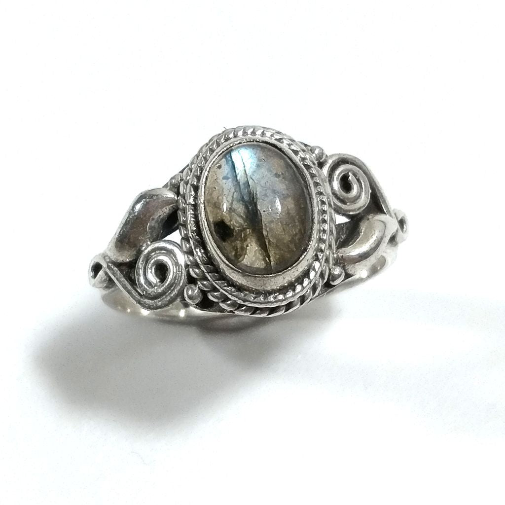 Anello ISHITA con pietra in argento 925 con Topazio mistico, Pietra di luna | GIOIELLI ETNICI