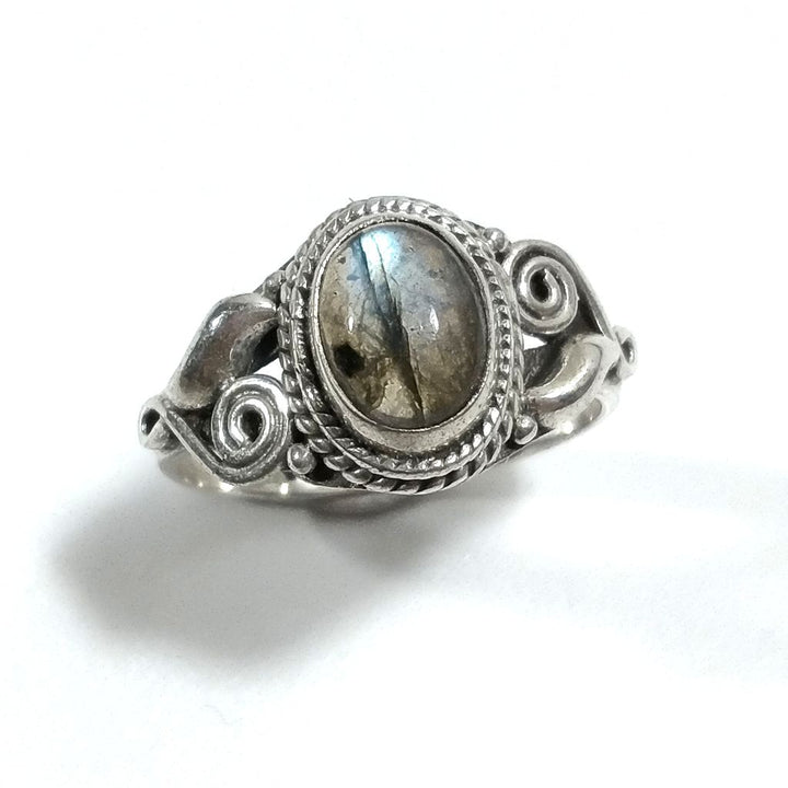 Anello ISHITA con pietra in argento 925 con Topazio mistico, Pietra di luna | GIOIELLI ETNICI