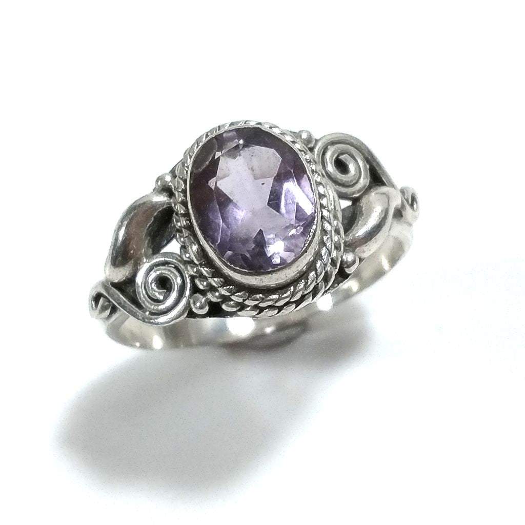 Anello ISHITA con pietra in argento 925 con Topazio mistico, Pietra di luna | GIOIELLI ETNICI