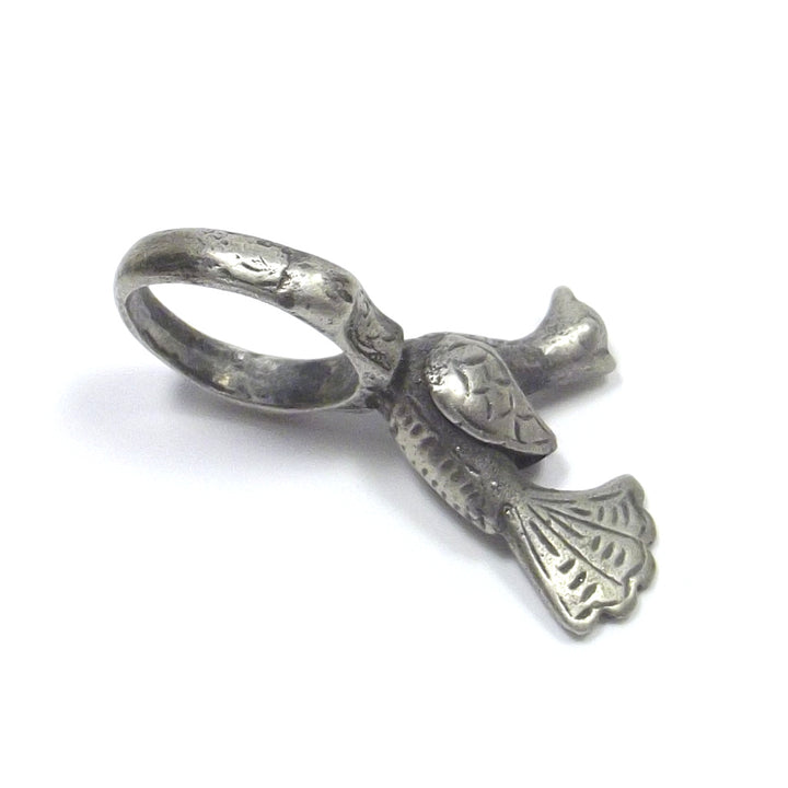 Anello sigillo etnico in argento antico pavone - BASTI