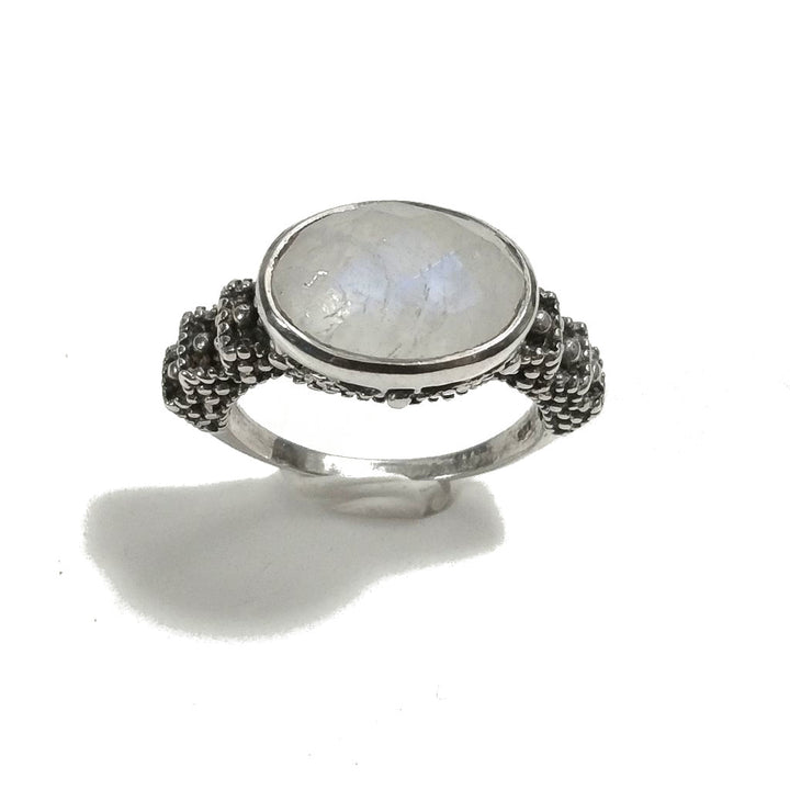 Anello con pietra in argento 925 con Pietra di luna | GIOIELLI IN ARGENTO