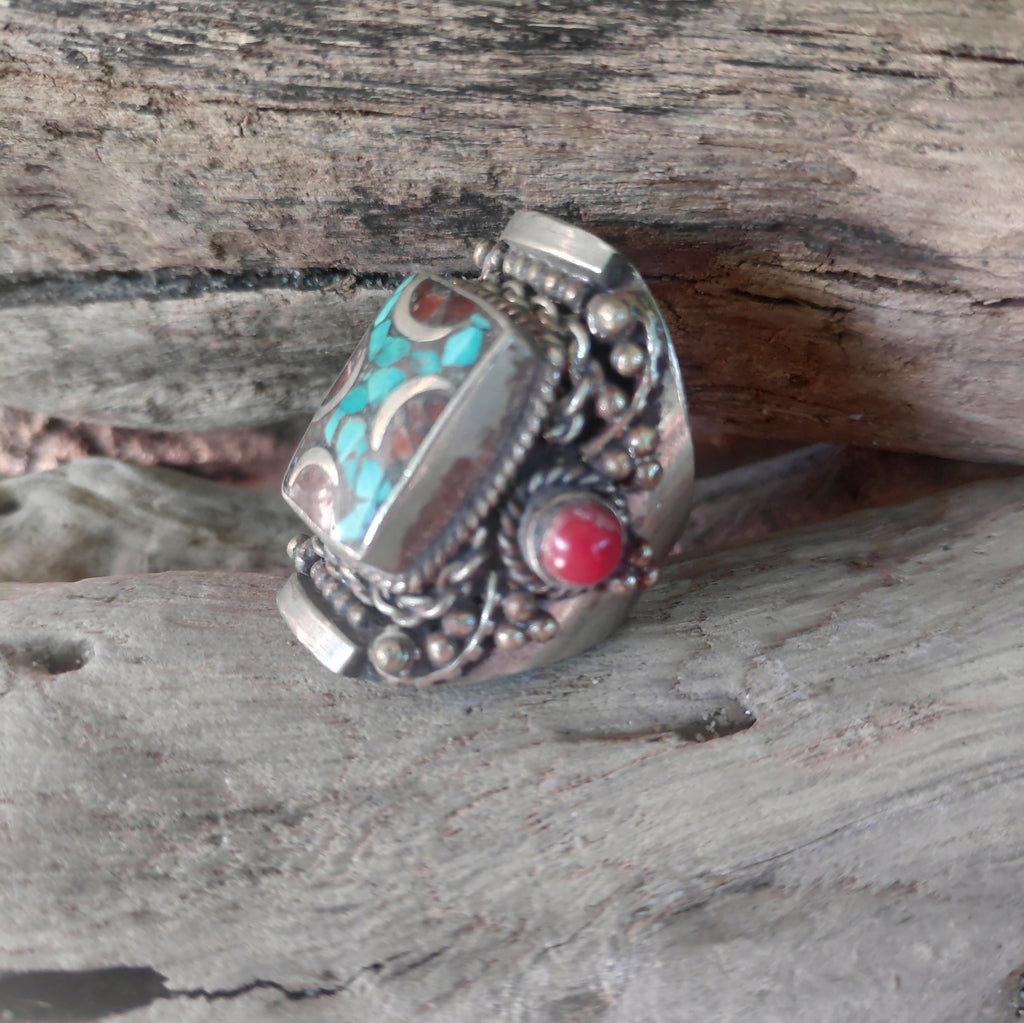 ANELLO etnico con corallo babù - NAHIL