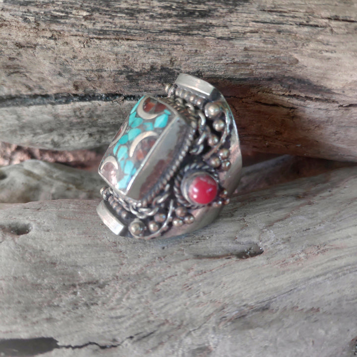ANELLO etnico con corallo babù - NAHIL