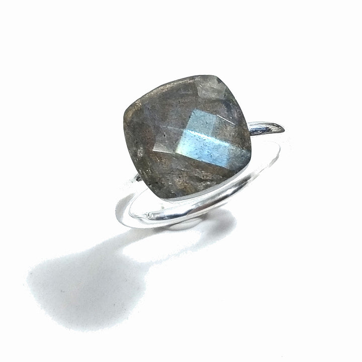 Ring mit Stein aus 925er Silber – GRATIS