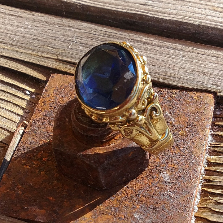 ANELLO con pietra AANGA in ottone color oro