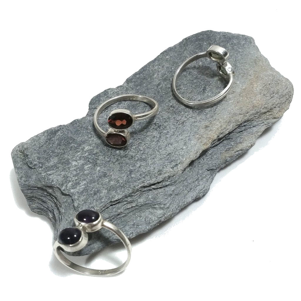 ANELLO CONTRARIE' artigianale in argento 925 con pietra