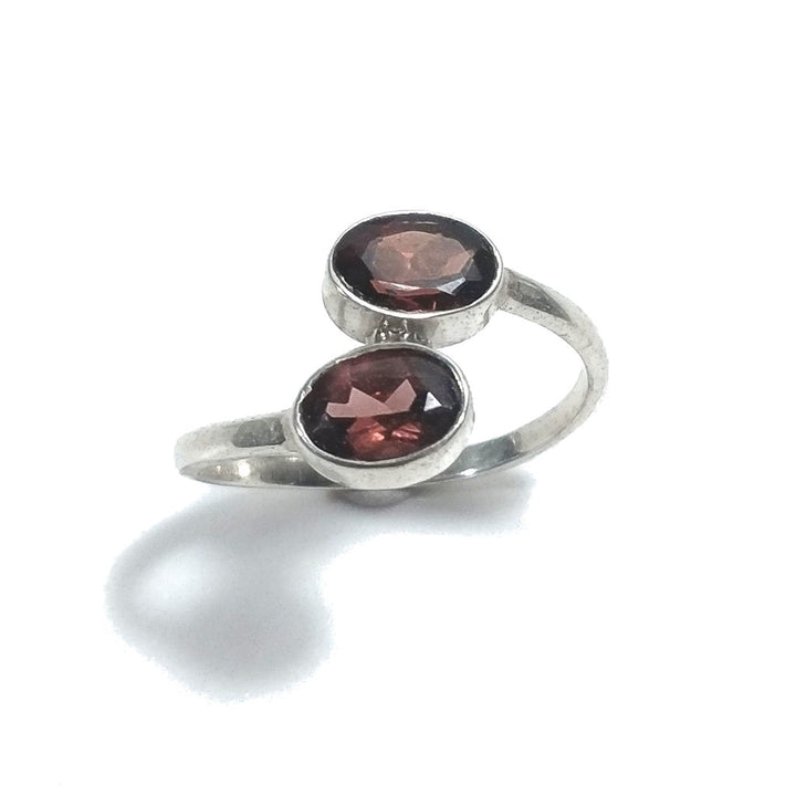 ANELLO CONTRARIE' artigianale in argento 925 con pietra