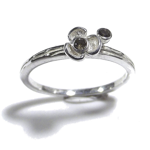 JARA ring in 925 silver in the shape of FLOWERS with stone