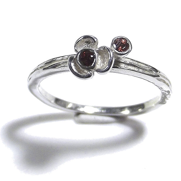 JARA ring in 925 silver in the shape of FLOWERS with stone