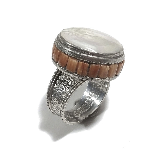 Anello TIBETANO DAWA con CORALLO in argento 925 | Gioielli etnici