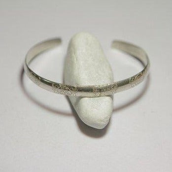 Bracciale rigido decorato in argento