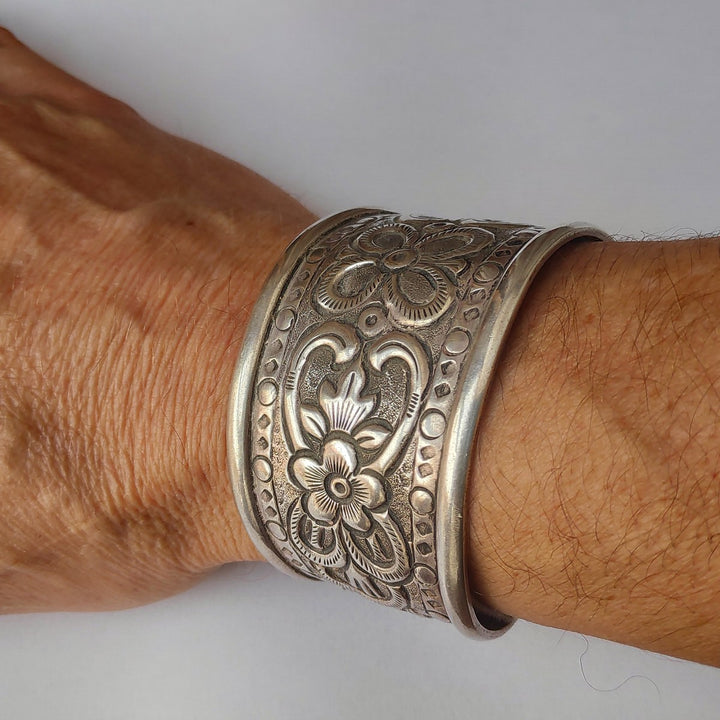 Filigree wide band bracelet - UJJAIN