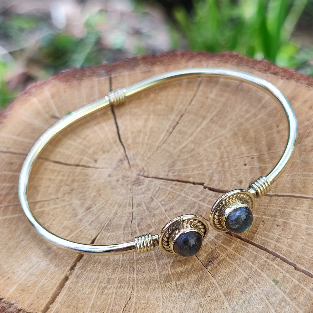Utpal Bracciale indiano in ottone con pietra labradorite