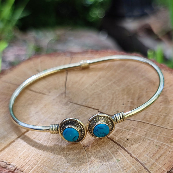 Utpal Bracciale indiano in ottone con pietra turchese