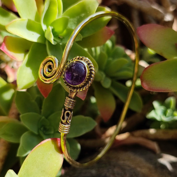 INDUMA bracciale in ottone a spirale con pietra ametista