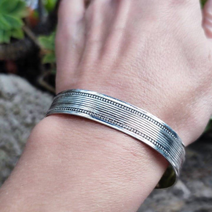 Bracciale etnico rigido in argento 925 - TILAIMAL