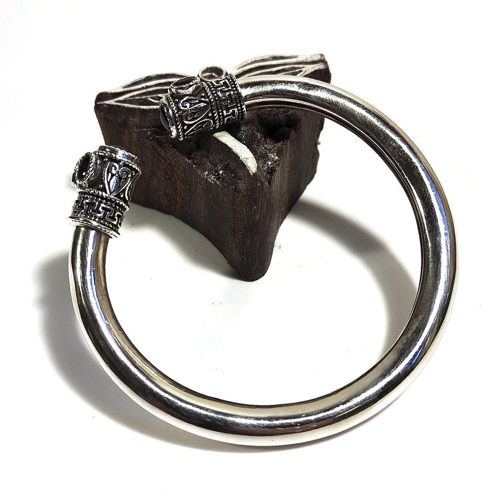 Bracciale rigido MAHA con Granato in argento 925