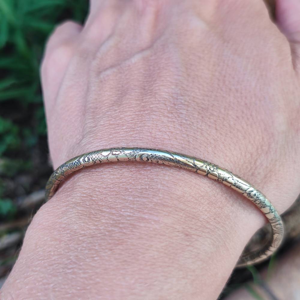 Bracciale rigido etnico in ottone Kalu