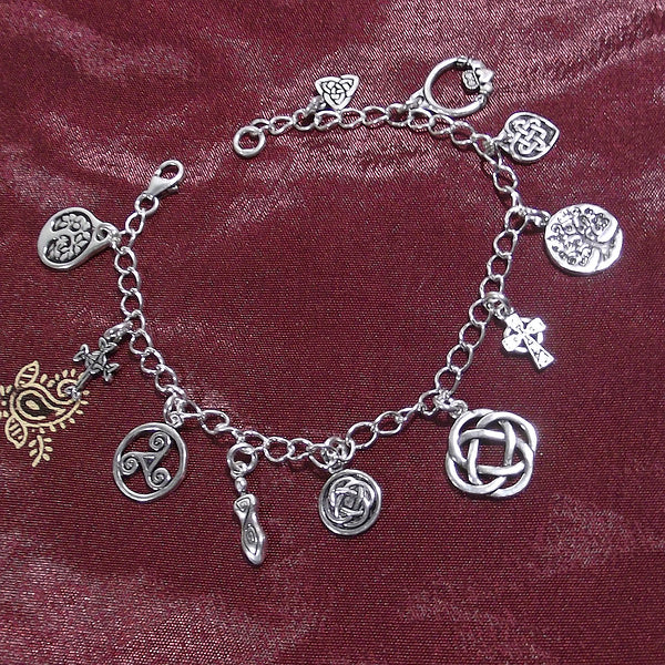 Bracciale etnico TRISCELE a catena in argento - CELTICO | Gioielli etnici ilmondodiwit.com