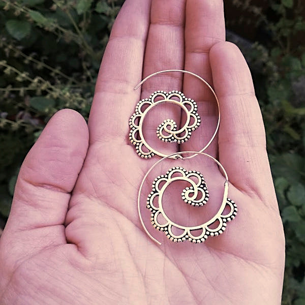 ORECCHINI etnici NIRA in ottone senza pietra | ORECCHINI etnici in ottone | ilmondodiwit.com