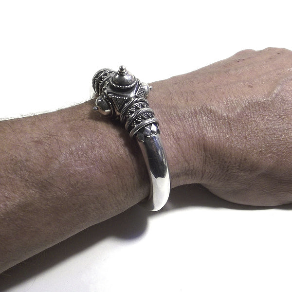 Bracciale etnico DHAVAL in argento rigido | Gioielli etnici Il mondo di Wit