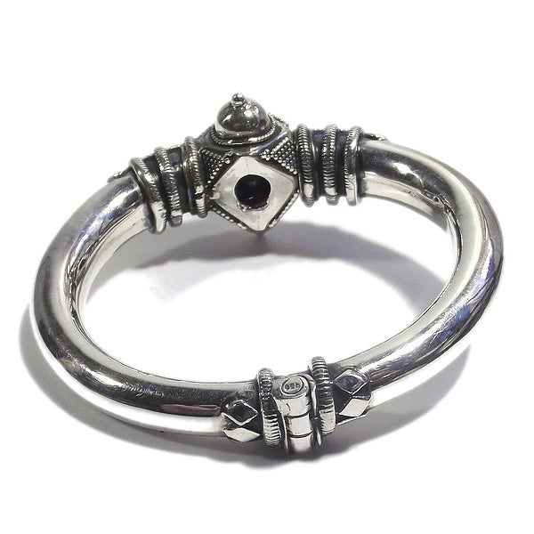 Bracciale etnico DHAVAL in argento rigido | Gioielli etnici Il mondo di Wit
