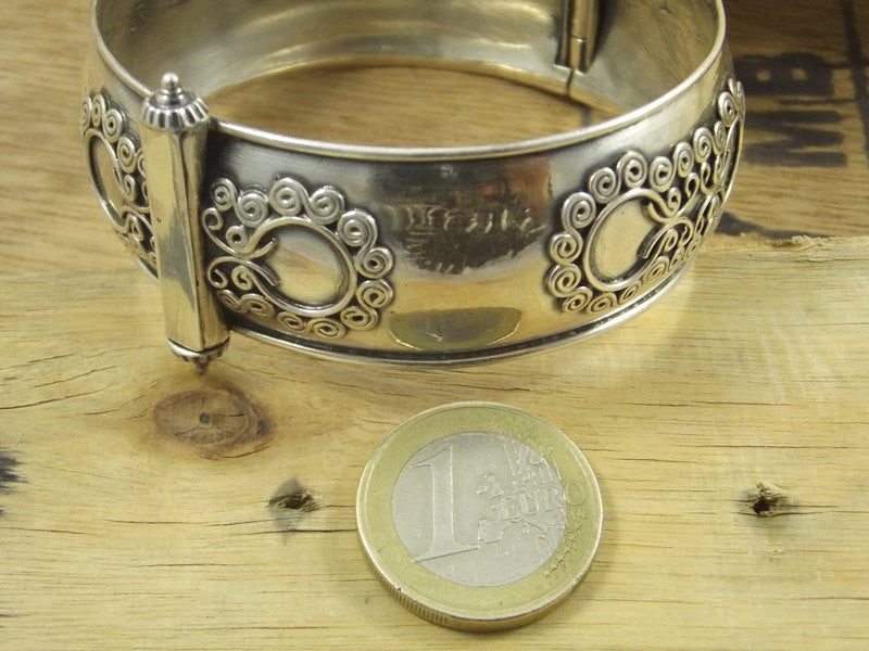 Filigree wide band bracelet - BIKANER