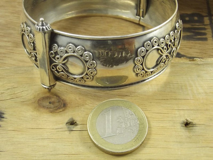 Filigree wide band bracelet - BIKANER