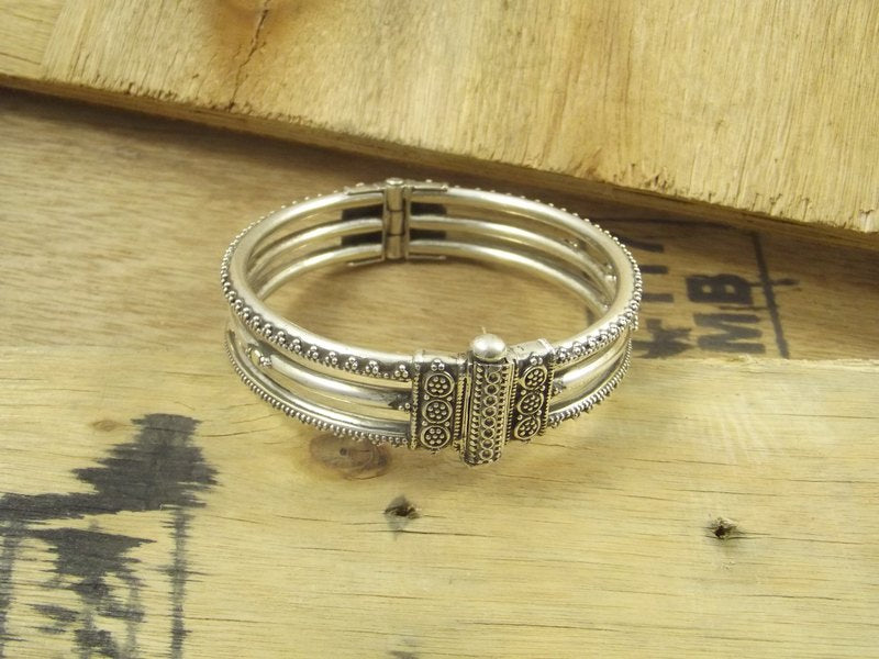 Multi-band micro granulated BRACELET III
