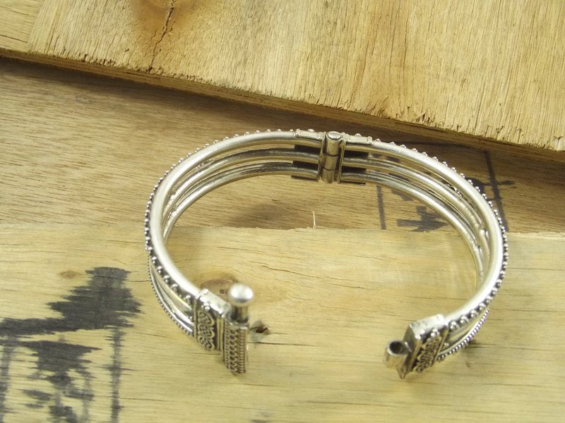 Multi-band micro granulated BRACELET III
