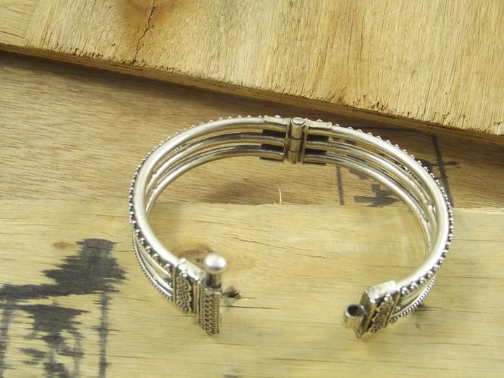 Multi-band micro granulated BRACELET III