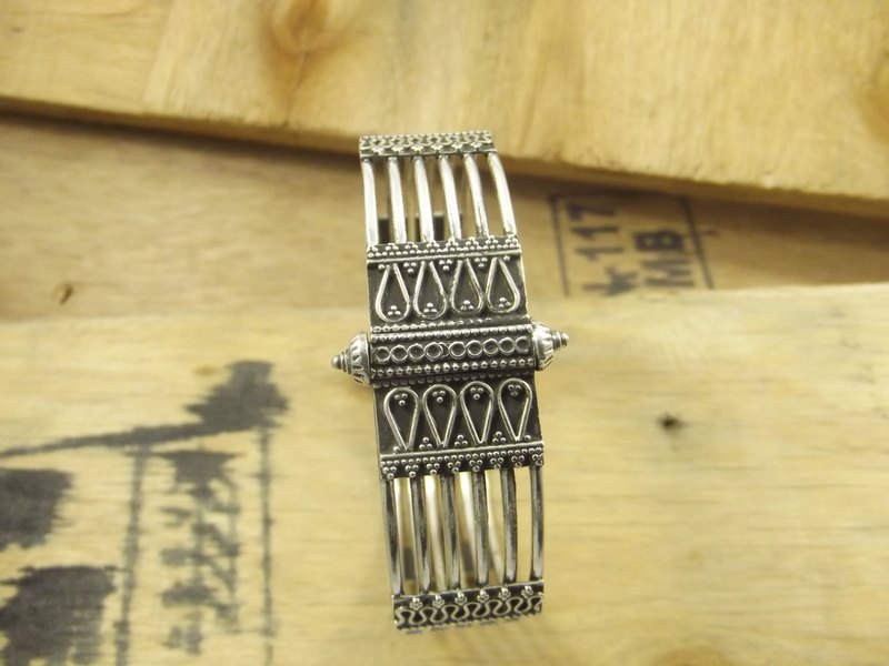 BRACCIALE multifascia micro granulato