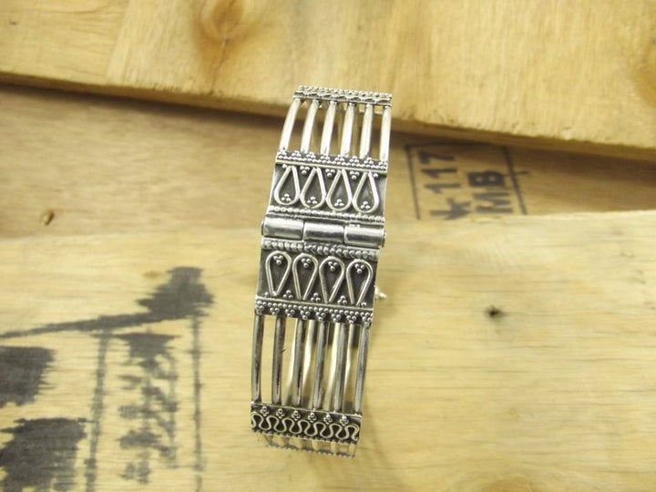 Micro granulated multi-band bracelet