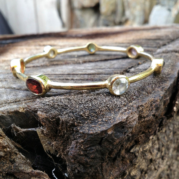 Bracciale rigido in ottone con pietre semipreziose - NAVRATAN