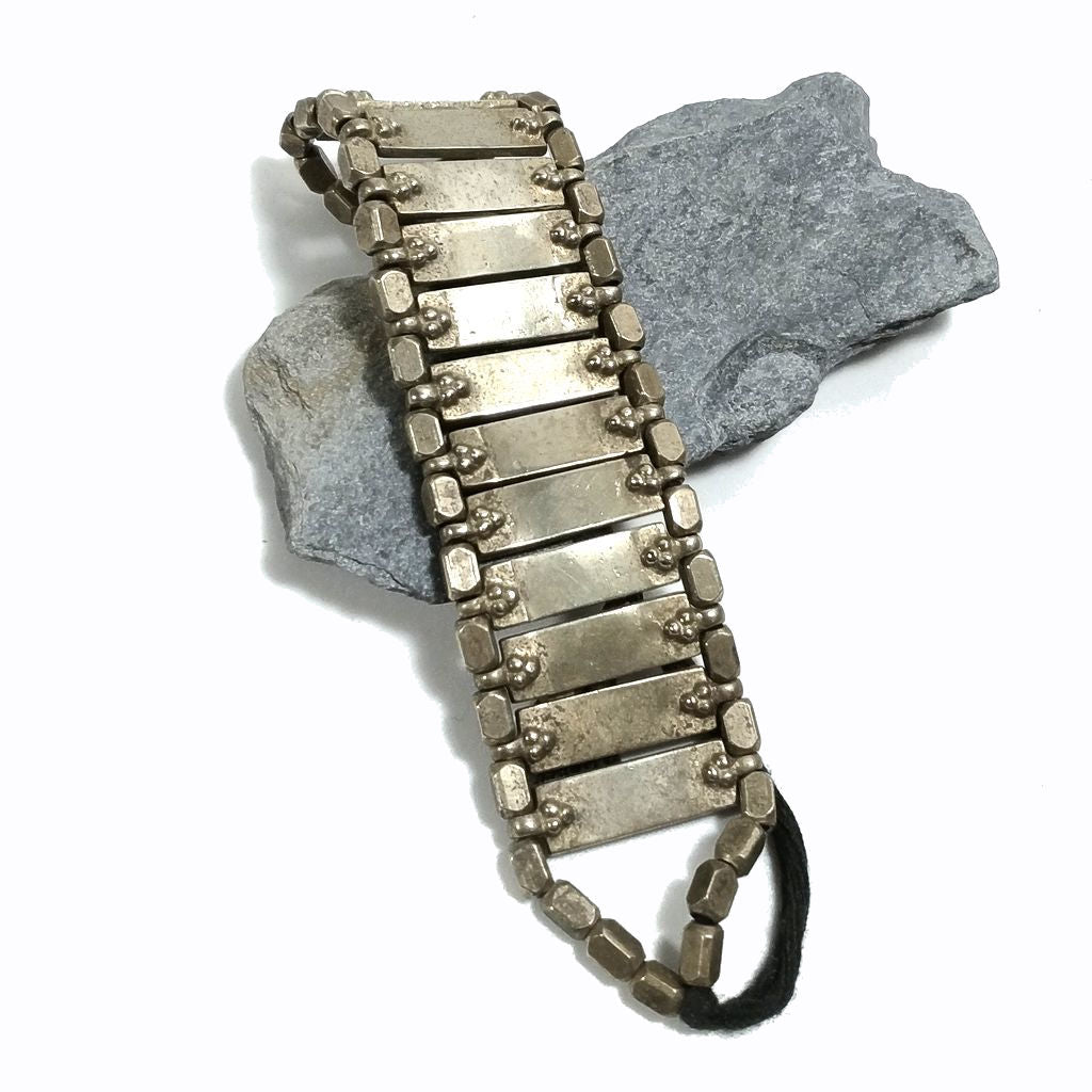 Bracciale etnico Naga in ottone tribale | GIOiEILLI ETNICI | Uomo donna