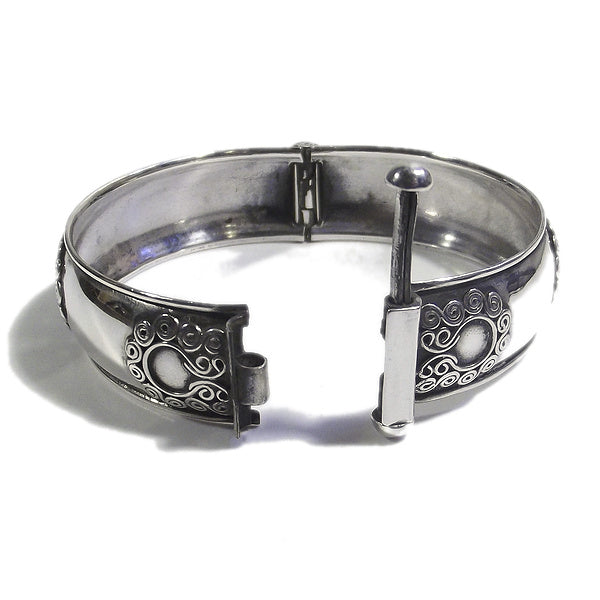 Bracciale etnico NANKU in argento rigido | Gioielli etnici Il mondo di Wit
