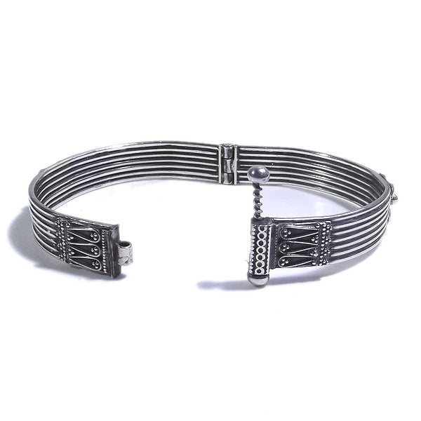 Bracciale etnico HAVYA in argento rigido | Gioielli etnici Il mondo di Wit