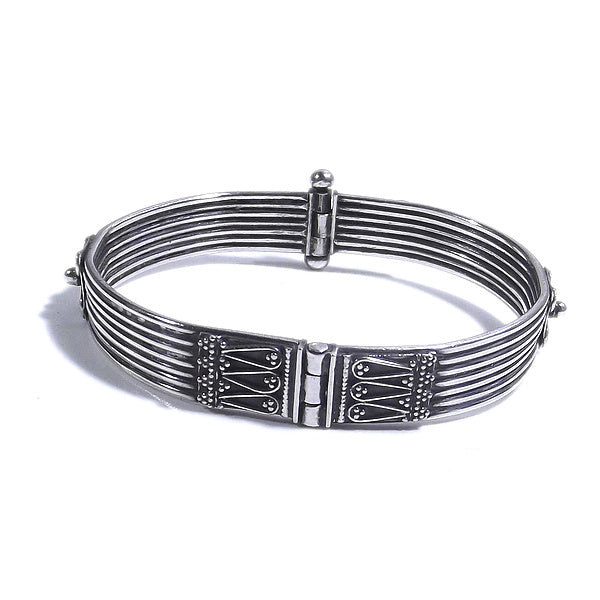 Bracciale etnico HAVYA in argento rigido | Gioielli etnici Il mondo di Wit