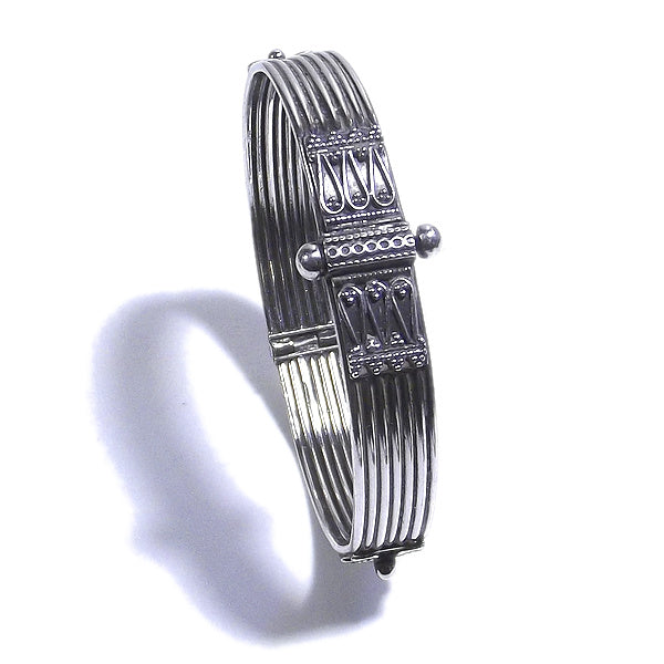 Bracciale etnico HAVYA in argento rigido | Gioielli etnici Il mondo di Wit