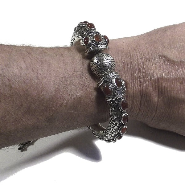 Bracciale etnico JIGER in argento rigido | Gioielli etnici Il mondo di Wit